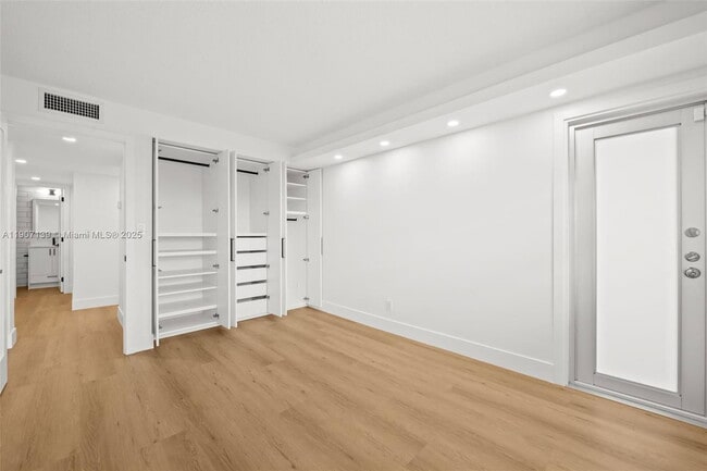 Foto del edificio - 8107 SW 72nd Ave