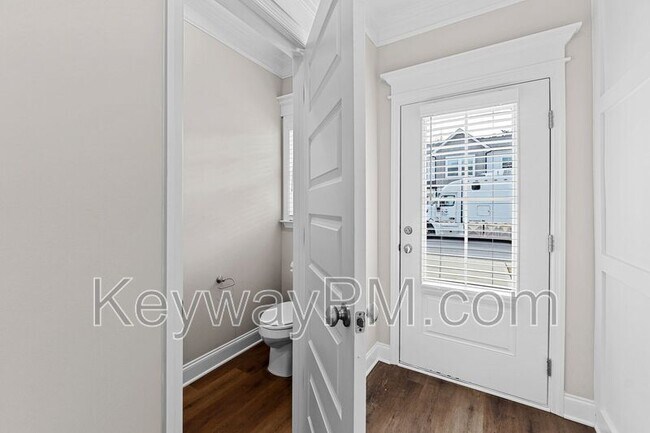 Foto del edificio - 4505 Chestnut Trl