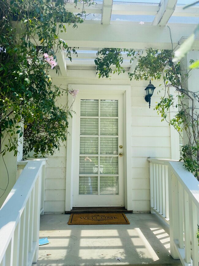 1331 Journeys End Dr, La Canada Flintridge, CA 91011 House Rental in