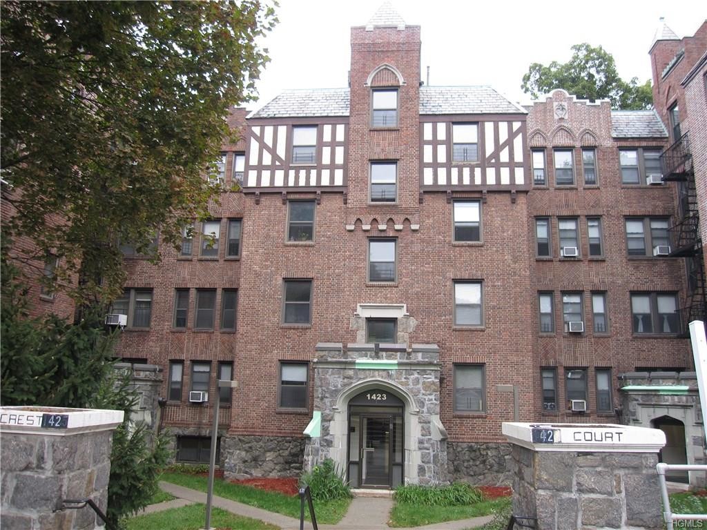 Primary Photo - 1425 Mamaroneck Ave