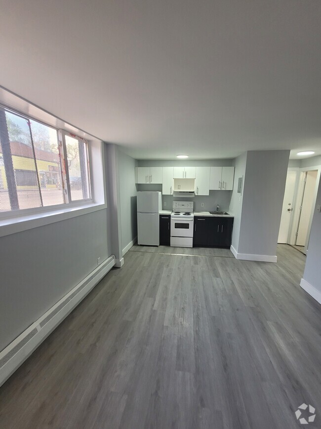 Building Photo - 570 Ellice Ave