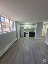 Building Photo - 570 Ellice Ave