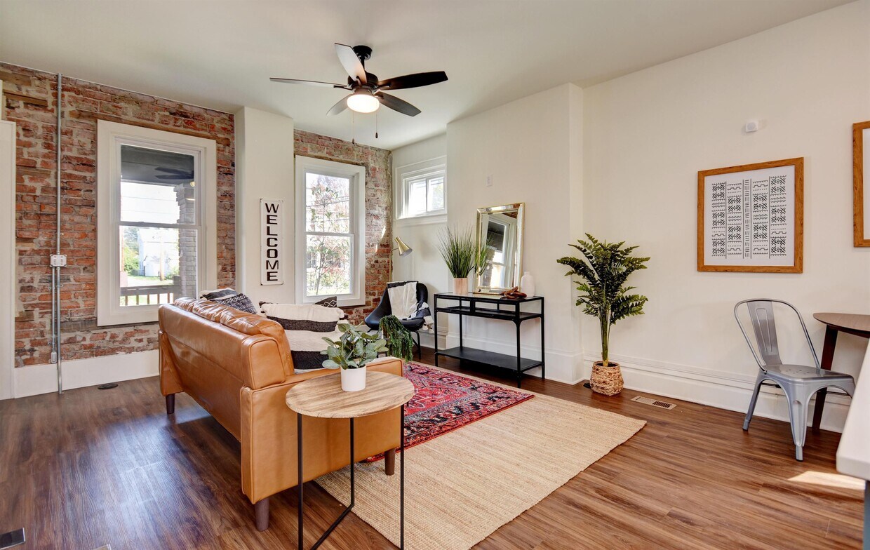 Primary Photo - 1304 Parsons Ave