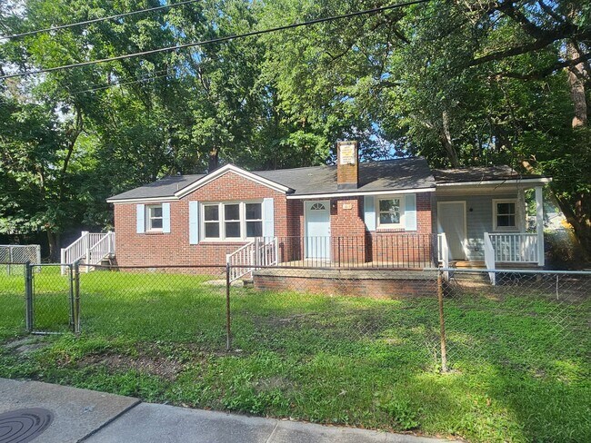 Building Photo - Move-In Ready 4BR Home in Rapidly Growing ...
