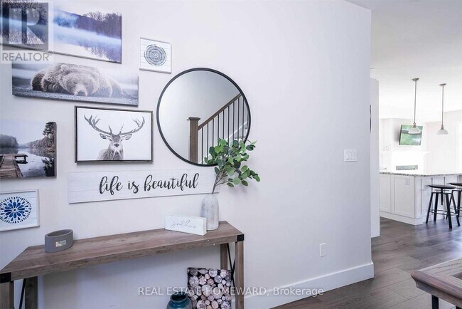 Photo du bâtiment - 222 Yellow Birch Cres