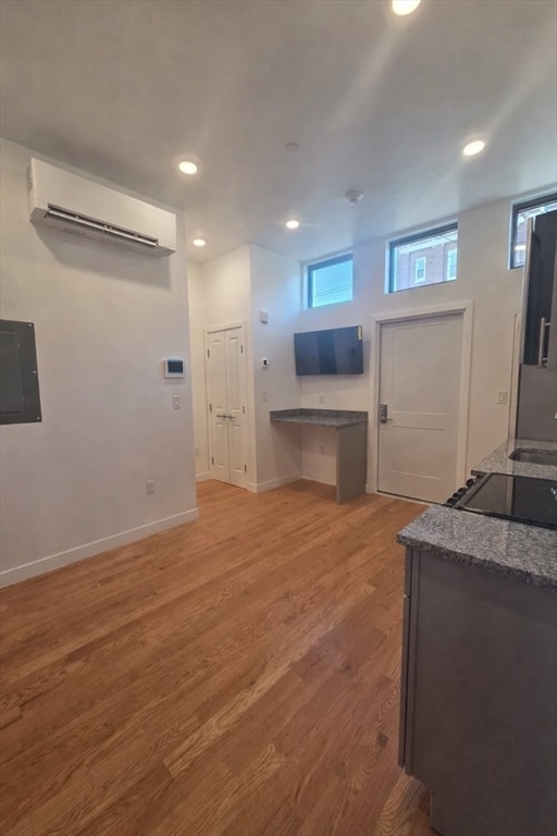 Building Photo - 165 Hawthorne St