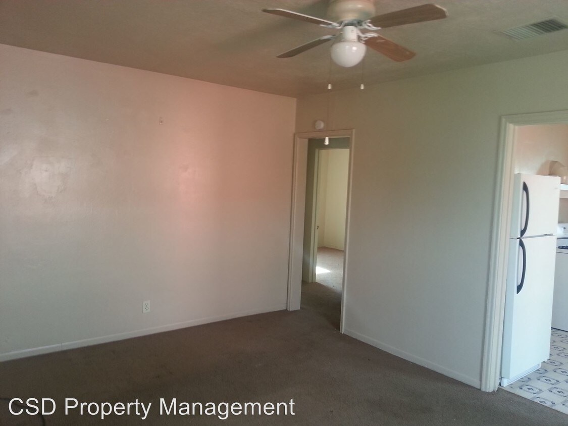 Building Photo - 303 E Bland St