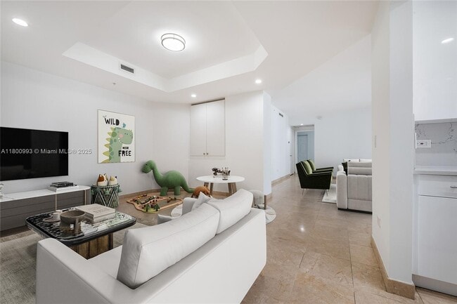 Building Photo - 801 Brickell Key Blvd
