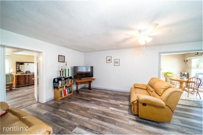 Building Photo - 3 br, 2 bath House - 2124 63rd Ave S
