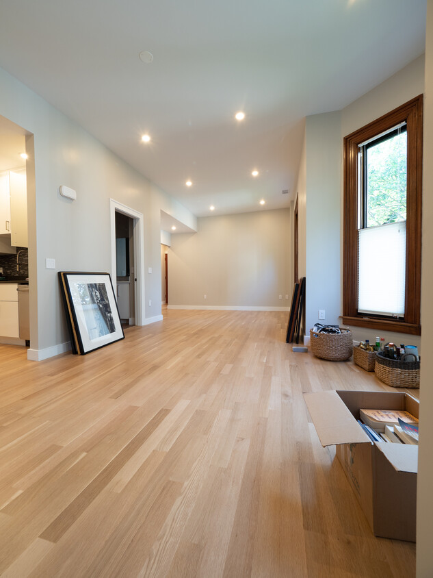 Primary Photo - 19 Inman Street