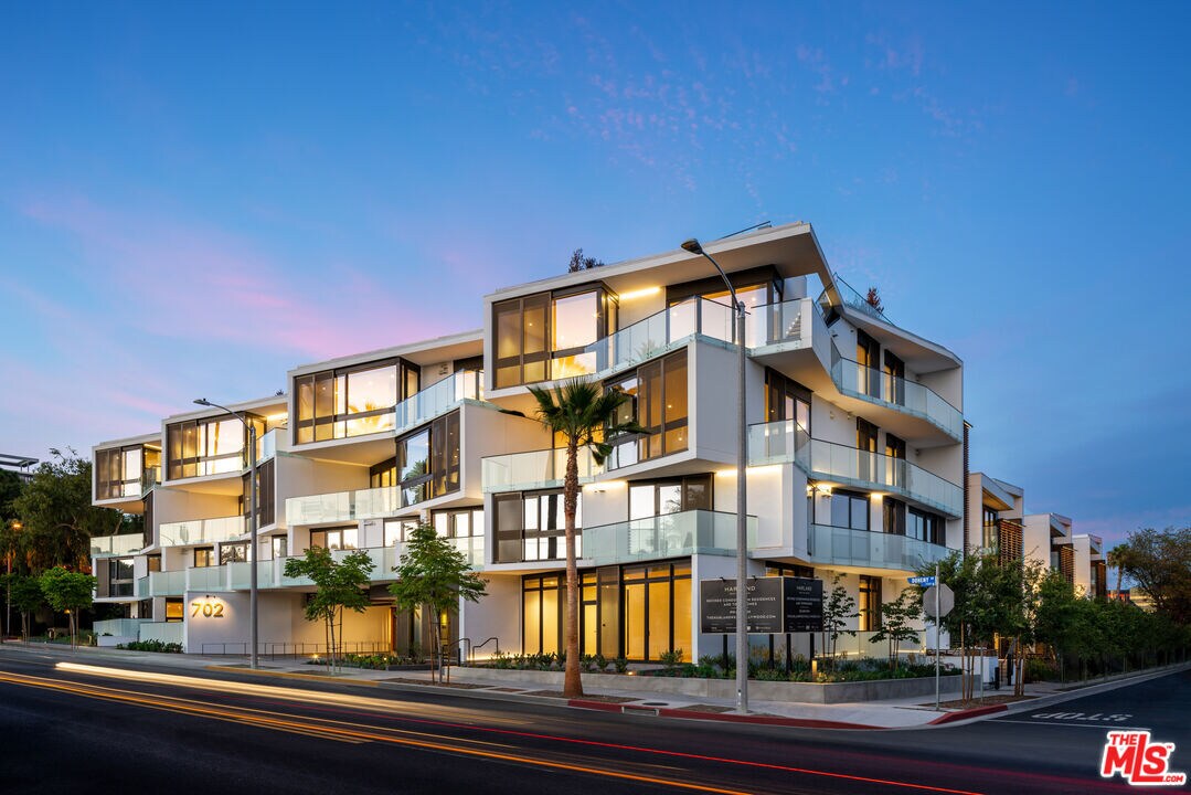 702 N Doheny Dr Unit PH1, West Hollywood, CA 90069 Apartment for Rent