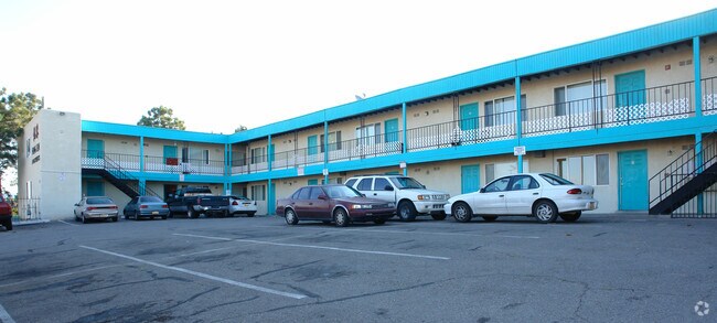 Lin Apartaments Fung - 844 Chelwood Park Blvd
