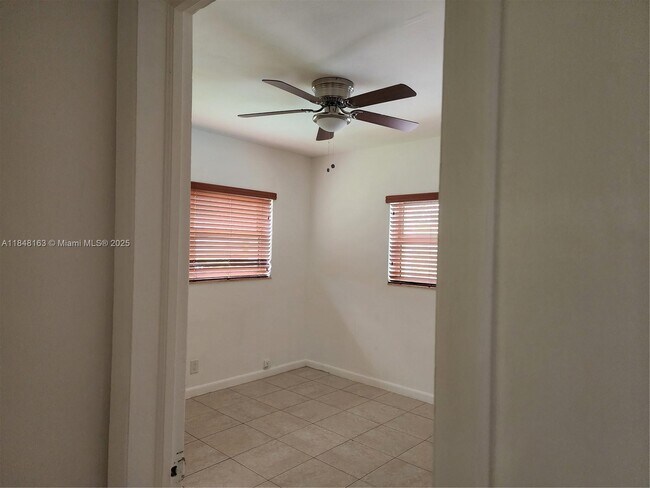 Foto del edificio - 1641 SW 22nd Ave