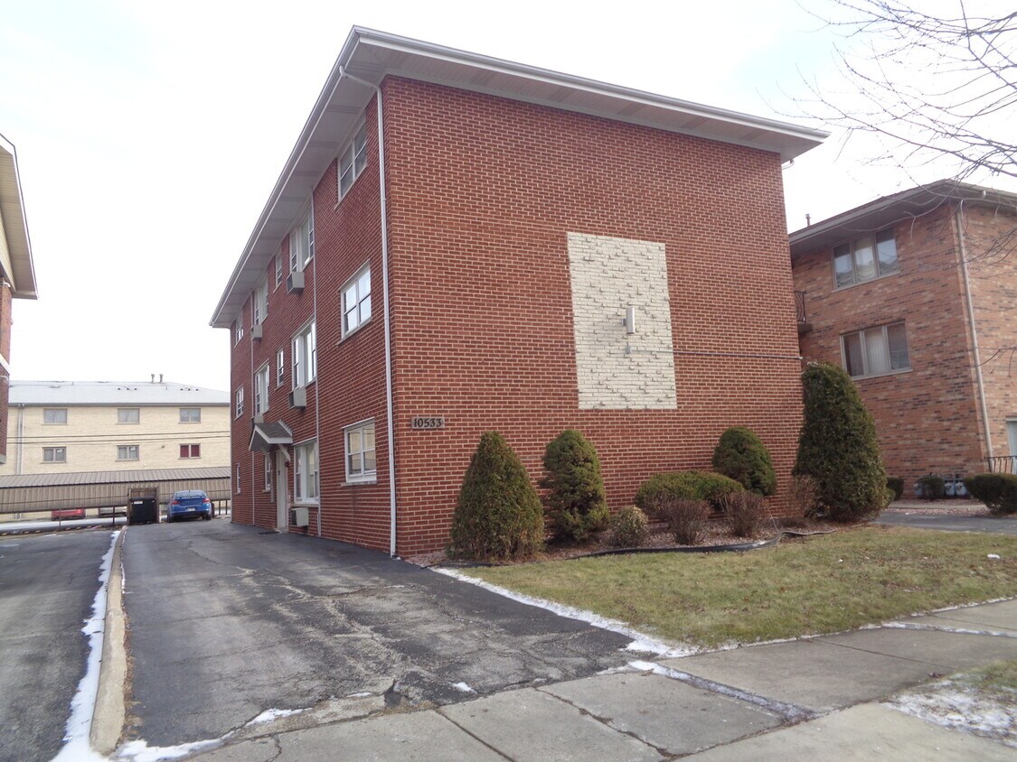 Foto principal - 10533 Parkside Ave