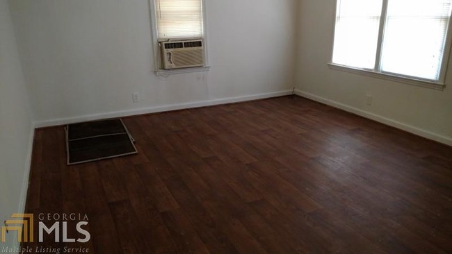 Building Photo - 112 Ravan St