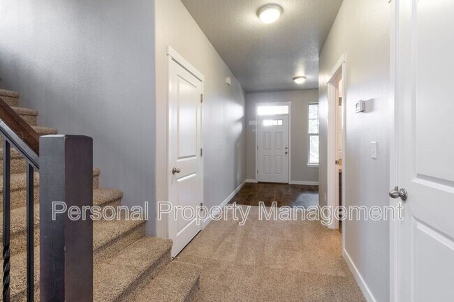 Building Photo - 5912 NE 47th St