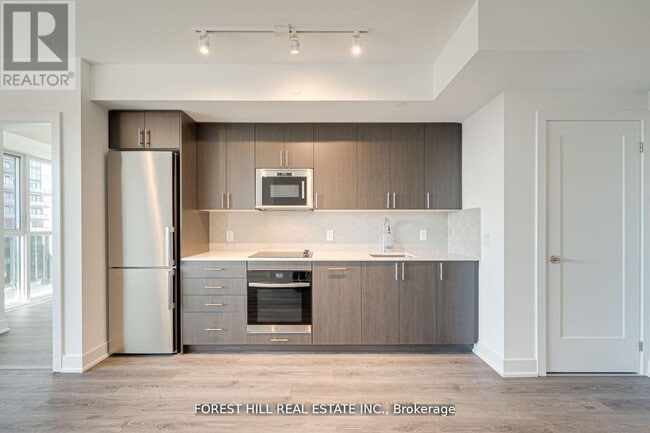 Building Photo - 2545 Simcoe St N