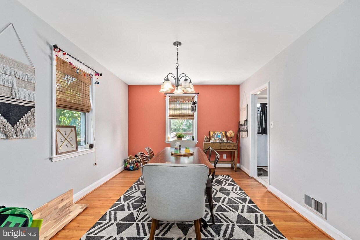 Foto principal - 219 Medwick Garth W