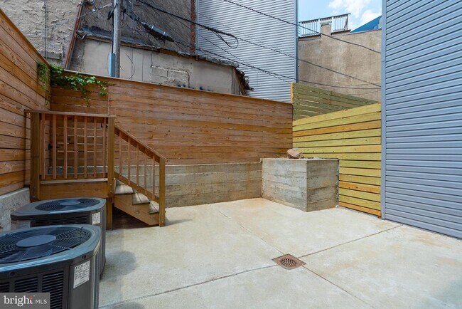 Building Photo - 1726 Ridge Ave