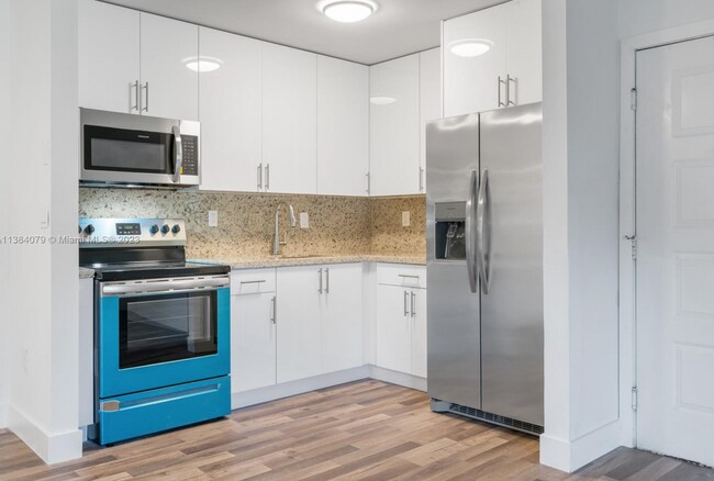 Foto del edificio - 4780 NW 102nd Ave