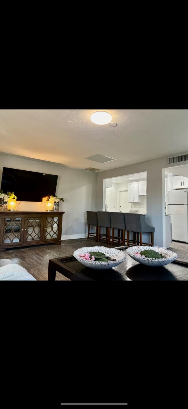 Foto del edificio - 1501 Curlew Ave