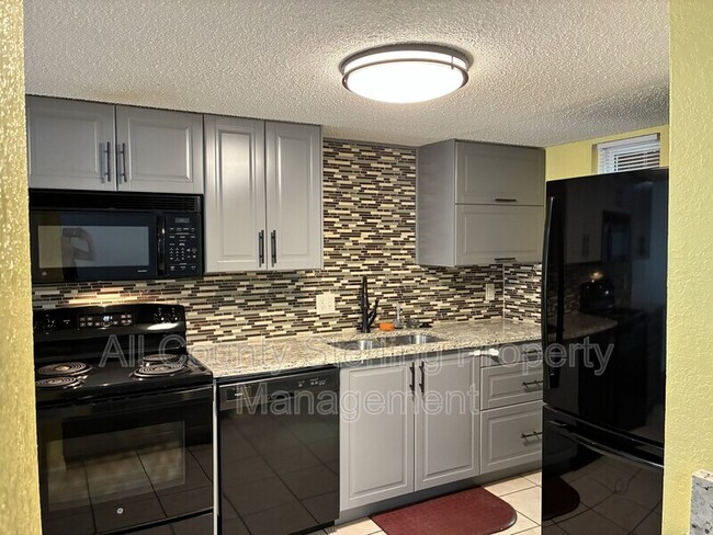 Foto del edificio - 1810 NW 23rd Blvd