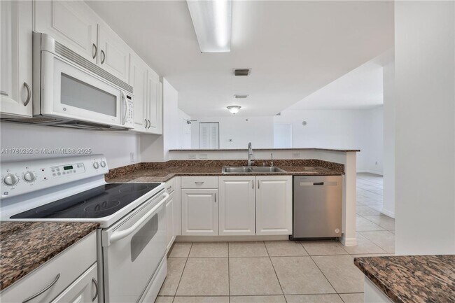 Building Photo - 215 SW 42nd Ave