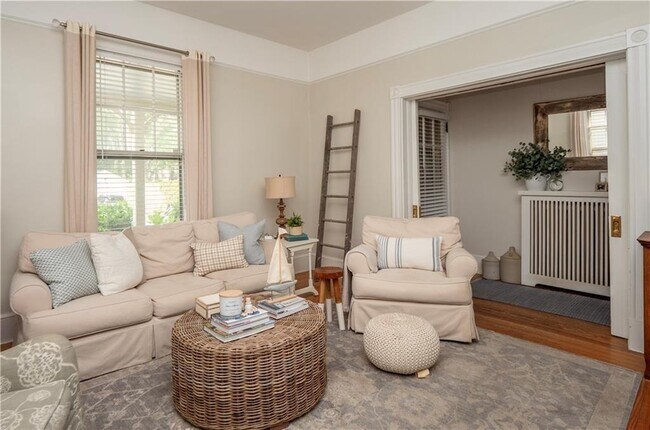 Building Photo - 1 Pell St