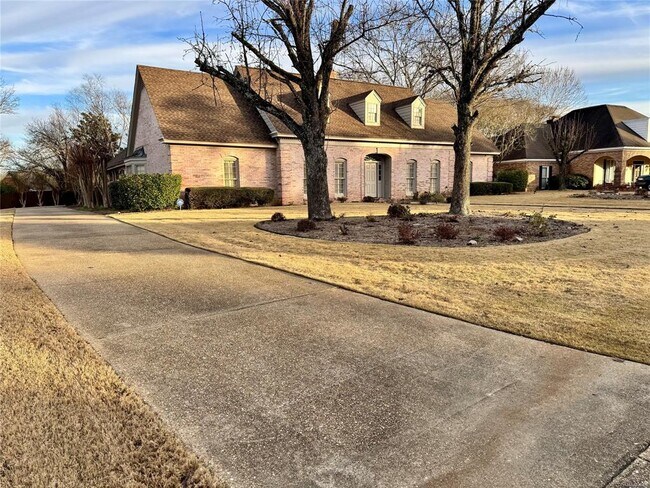 Building Photo - 2630 Aimee Dr