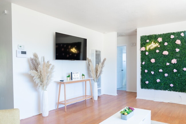 Foto del edificio - 61740 Oleander Dr