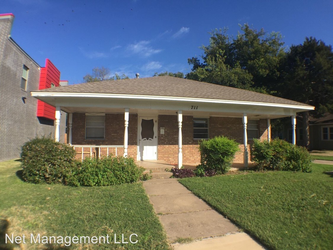 711 Jenkins Ave, Norman, OK 73069 Condo for Rent in Norman, OK