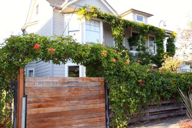 Foto del edificio - 830-838 Milton St