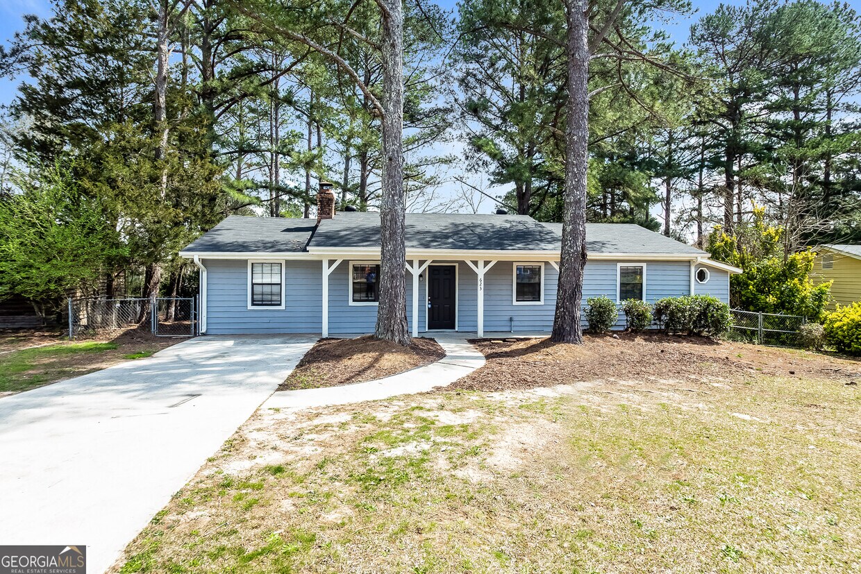 Primary Photo - 623 Lakeridge Cir SE