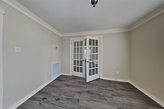 Foto del edificio - 5510 Forest Trails Dr