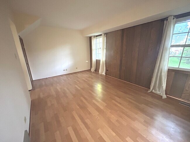 Foto del edificio - 1005 Alden Ln