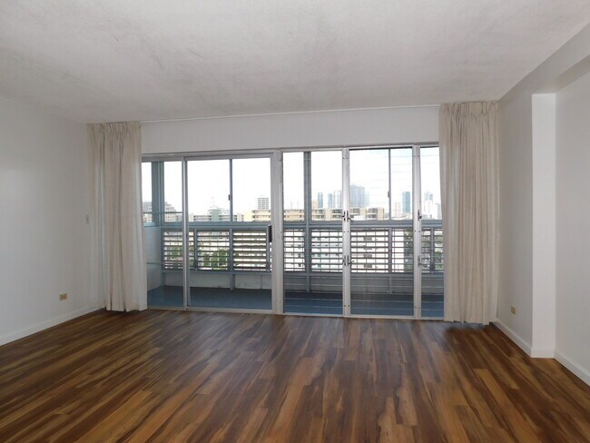 Foto del edificio - Spacious 2-Bedroom 1-Bath and 1-Parking at...