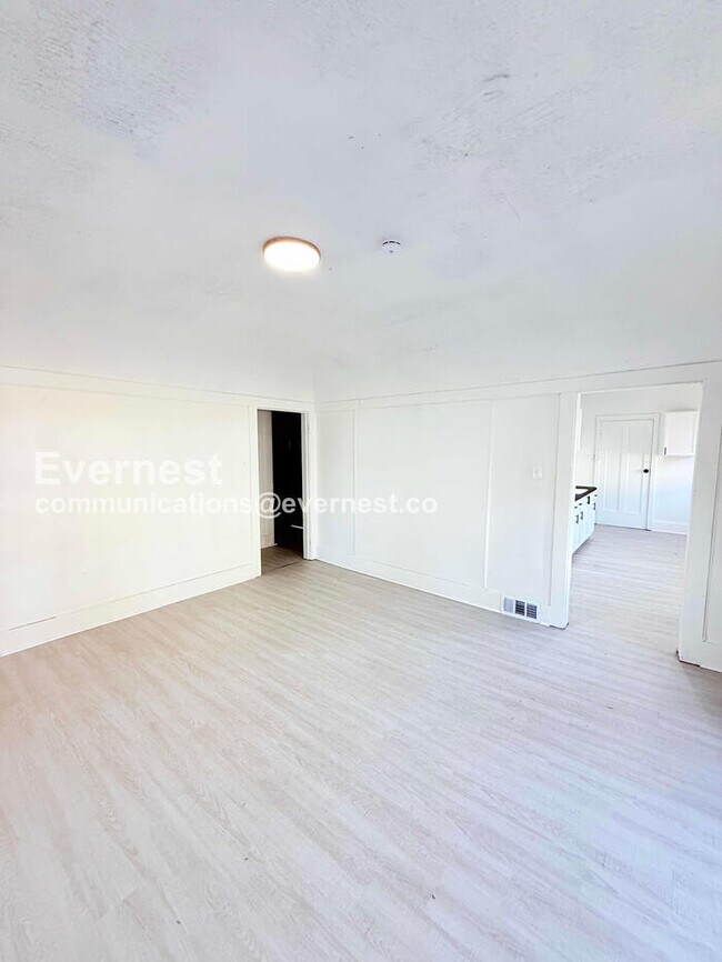 Foto del edificio - 8939 Dexter Ave