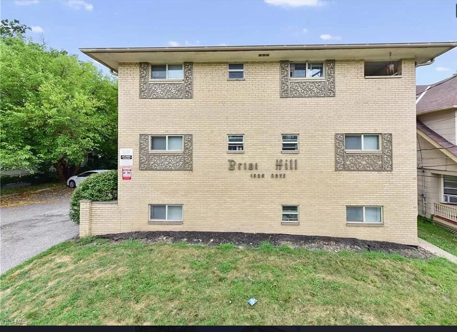 Primary Photo - 1328 Cove Ave