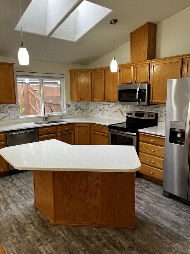 Foto del edificio - 6540 3rd Way SE