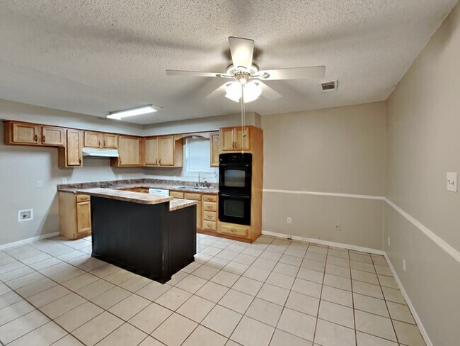 Foto del edificio - No App Fee. $500 Off 1st Months Rent with ...