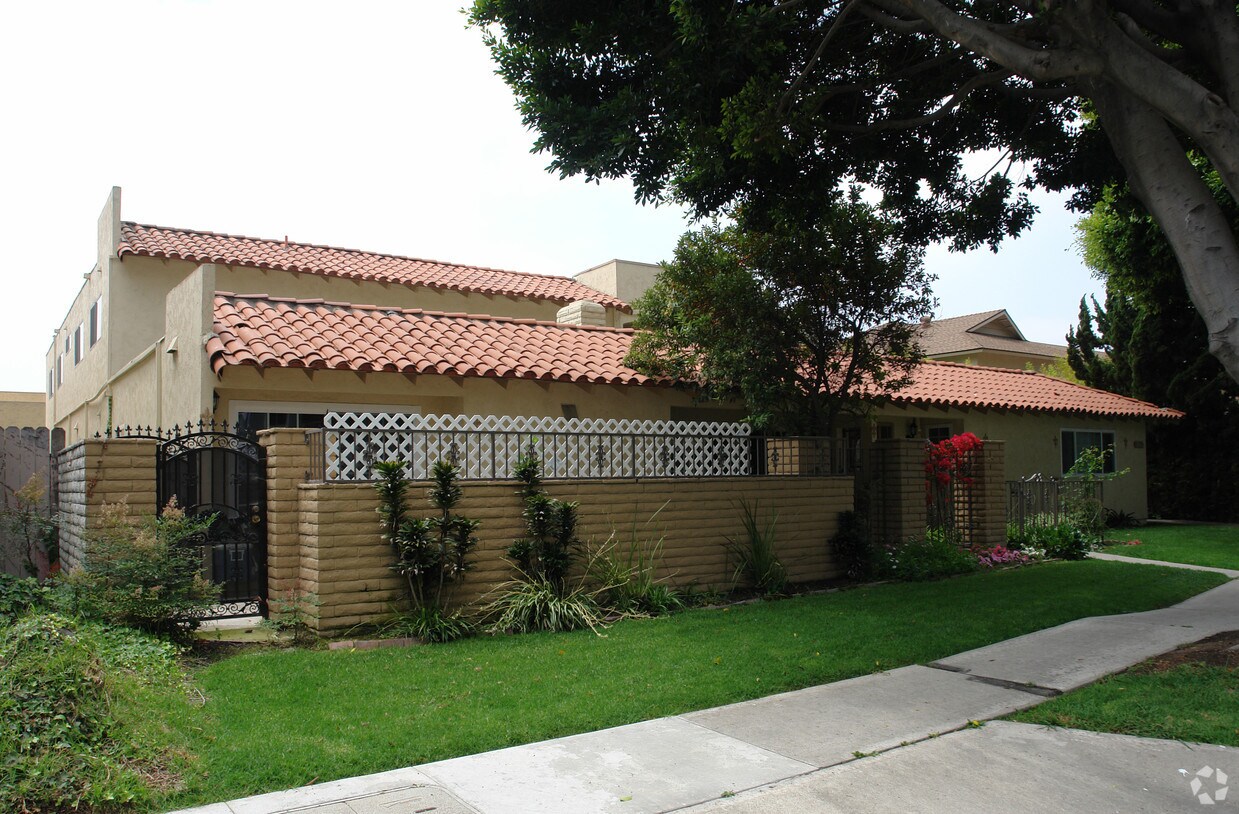 Foto del edificio - 8162 La Paz Dr