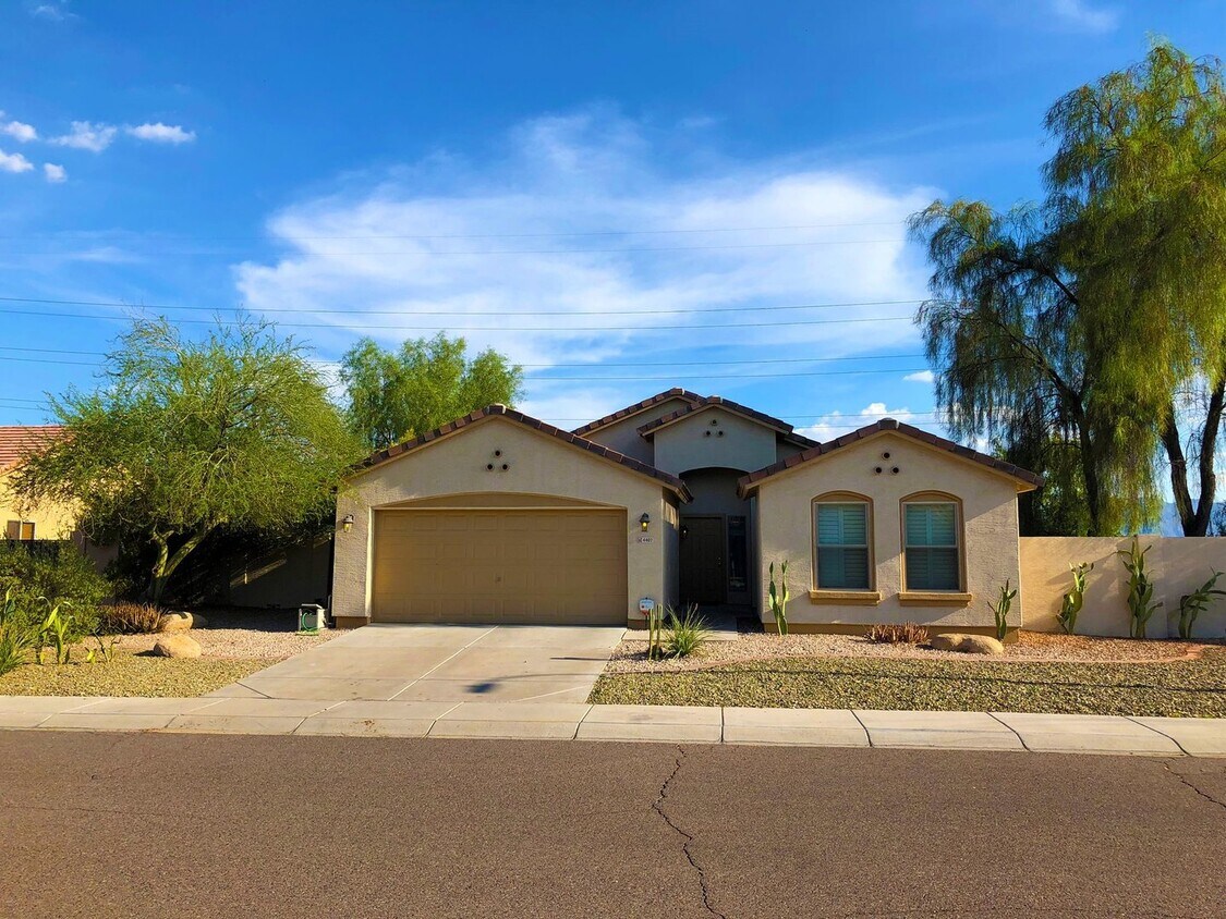 Primary Photo - 2Bedroom plus Den-Mountain View & Sparklin...