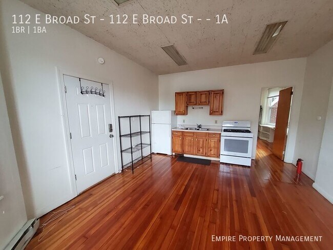 Foto del edificio - 112 E Broad St