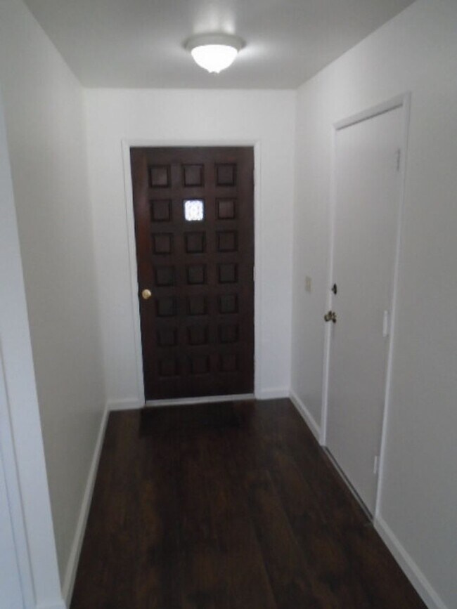 Foto del edificio - NICE SINGLE STORY HOME IN EAST ROSVILLE!