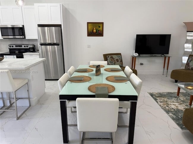 Building Photo - 18 Organ St