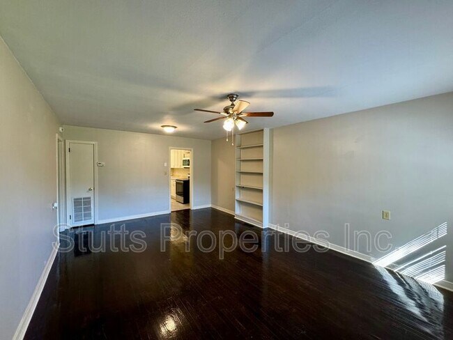 Building Photo - 1706 E 28th St