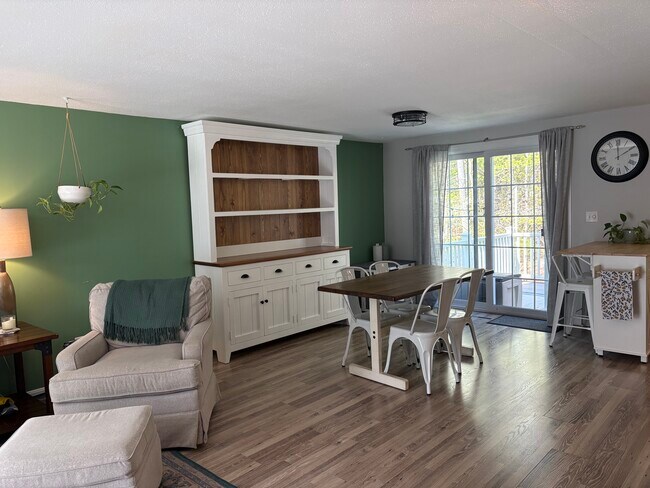 Foto del edificio - 25 Pine Meadows Dr