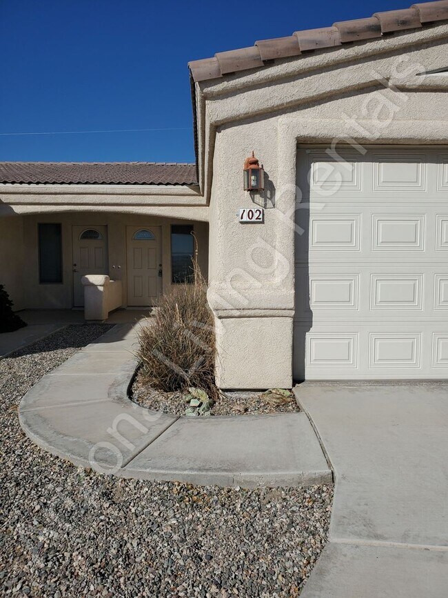 Building Photo - 3005 Palisades Dr
