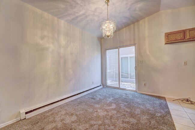 Building Photo - 402 Broken Arrow Dr