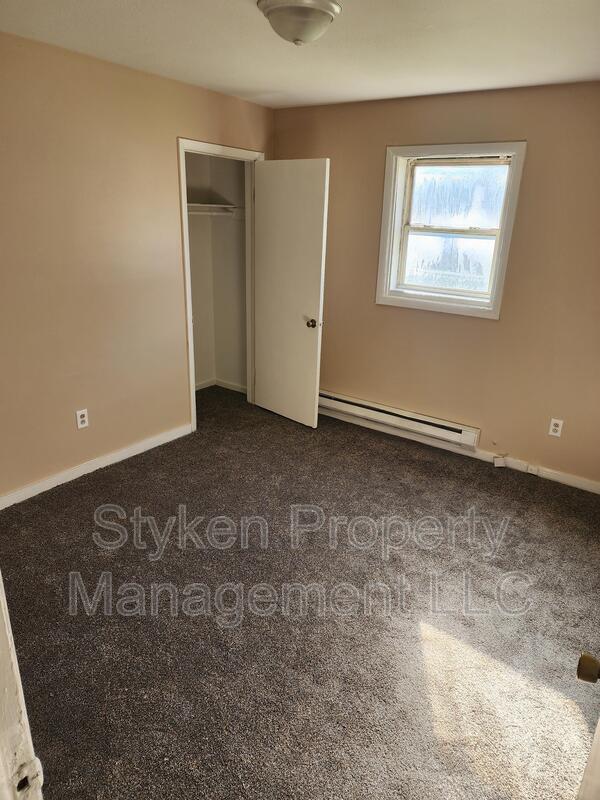 294 N Greenwood Ave, Kankakee, IL 60901 Condo for Rent in Kankakee